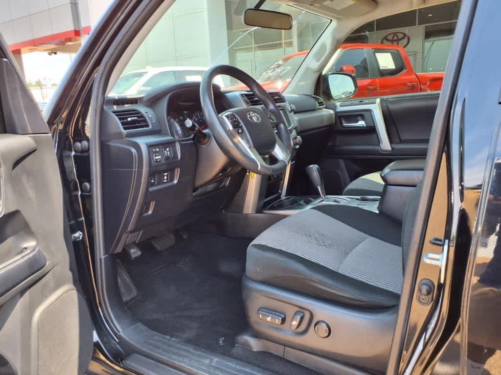 Thumbnail: 2019 Toyota 4Runner - 26