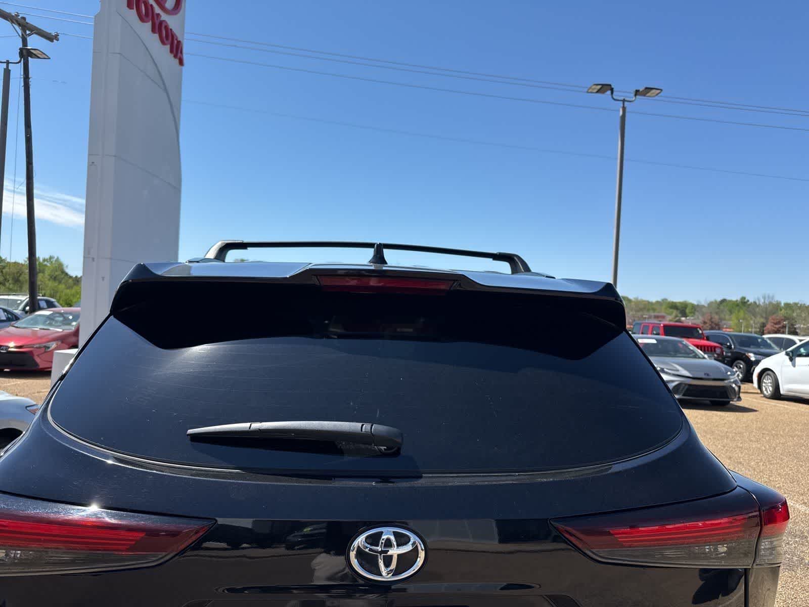 Thumbnail: 2024 Toyota Highlander - 6