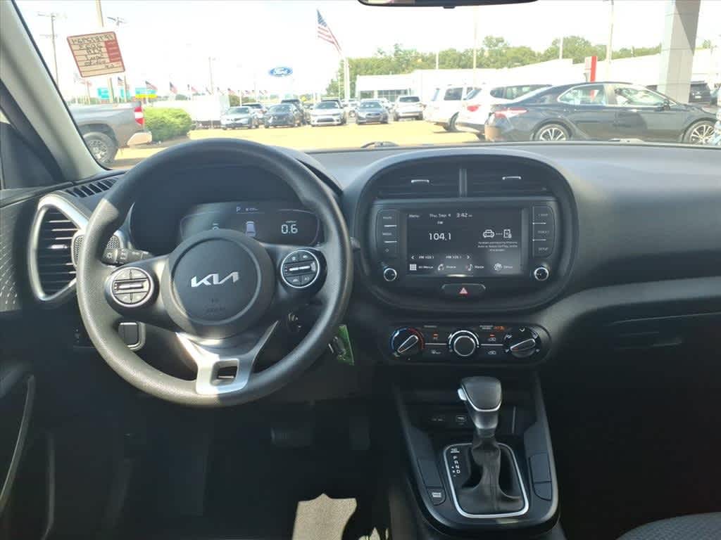 Thumbnail: 2023 Kia Soul - 9