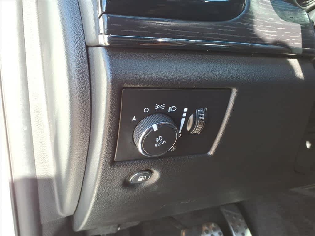 Thumbnail: 2019 Jeep Grand Cherokee - 14