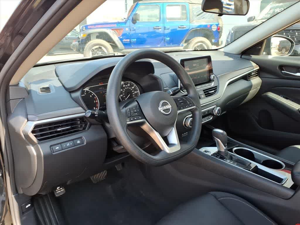 Thumbnail: 2024 Nissan Altima - 10