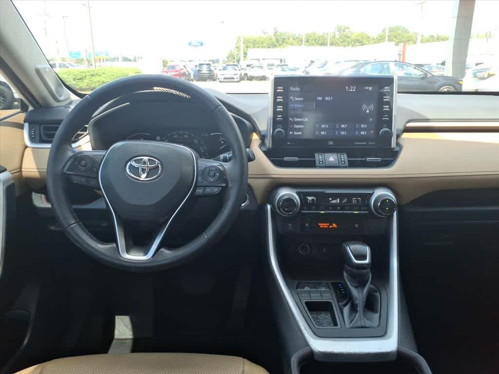 Thumbnail: 2022 Toyota RAV4 - 10