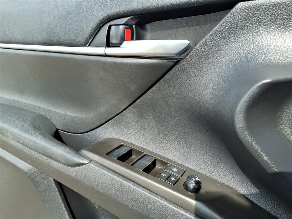 Thumbnail: 2023 Toyota Camry - 12