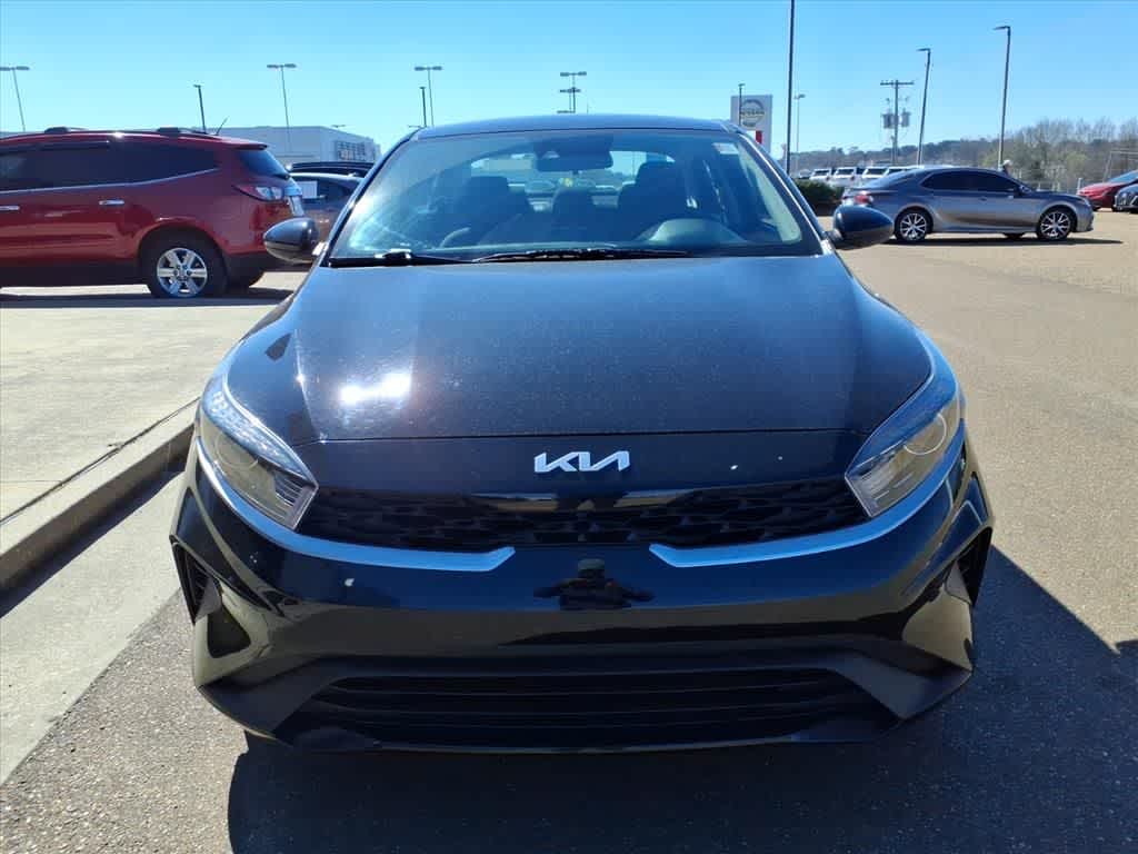 Thumbnail: 2023 Kia Forte - 2