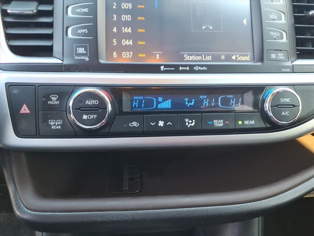 Thumbnail: 2018 Toyota Highlander - 20