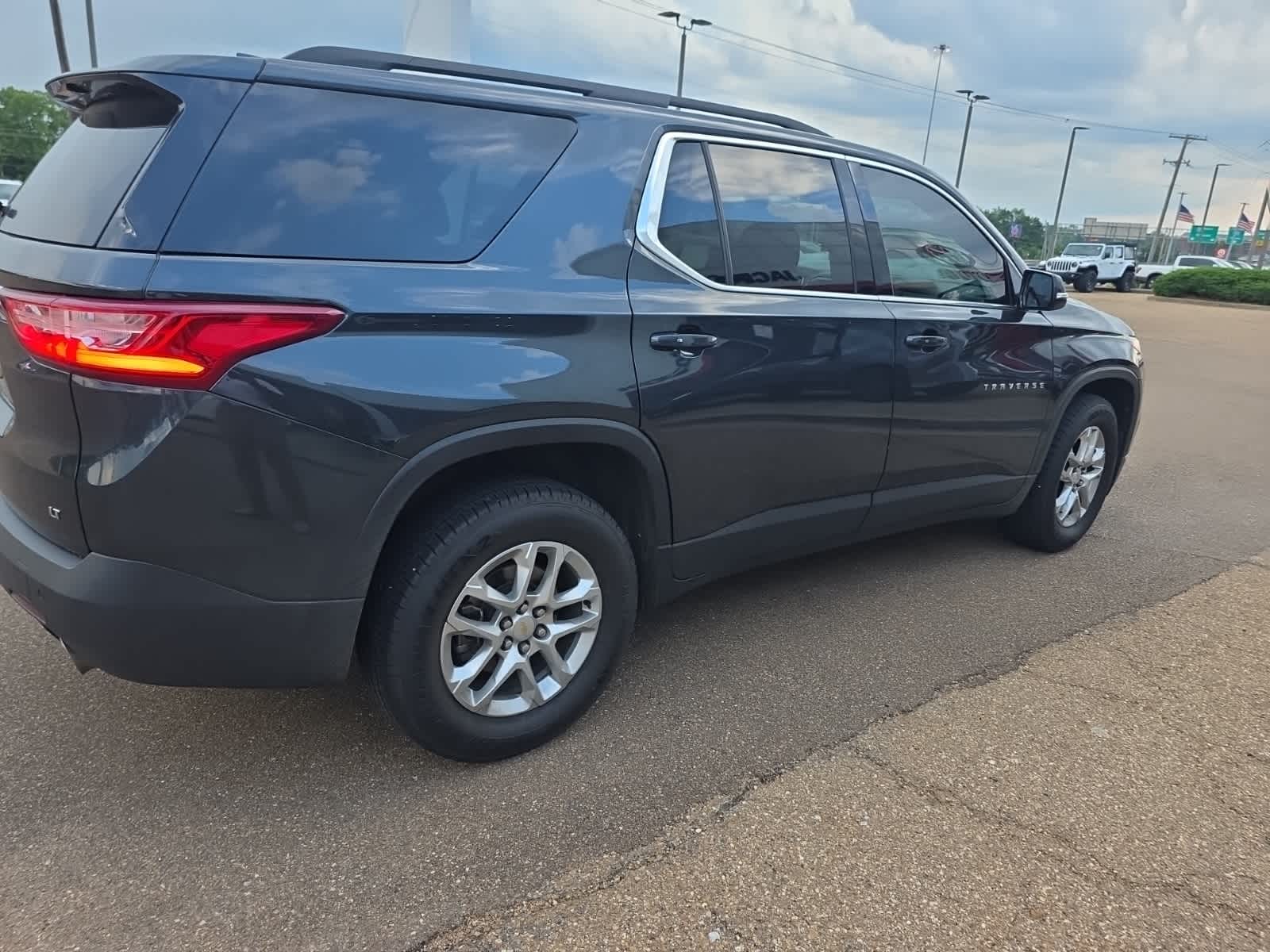 Thumbnail: 2020 Chevrolet Traverse - 3