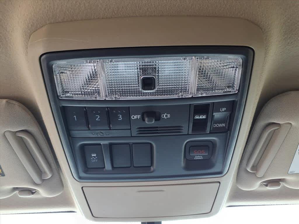 Thumbnail: 2018 Toyota 4Runner - 22