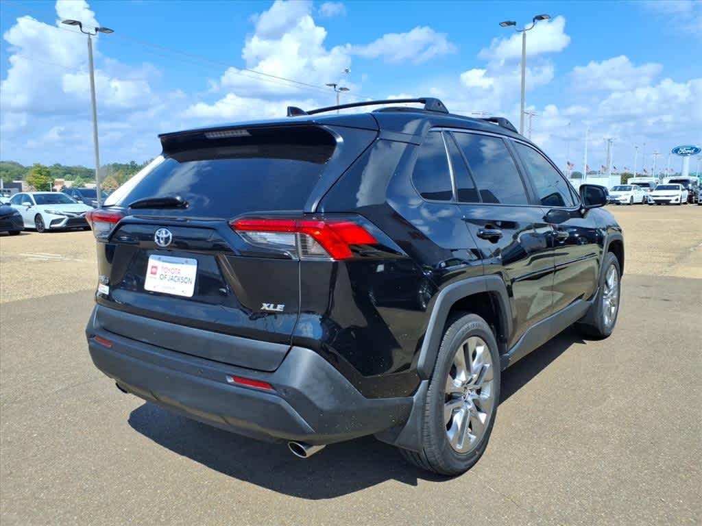 Thumbnail: 2021 Toyota RAV4 - 5