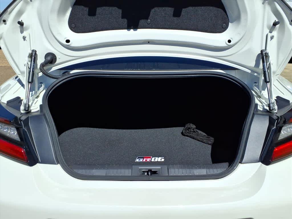 Thumbnail: 2023 Toyota GR86 - 8