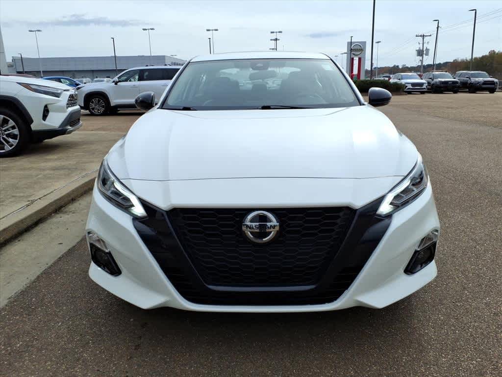 Thumbnail: 2022 Nissan Altima - 2