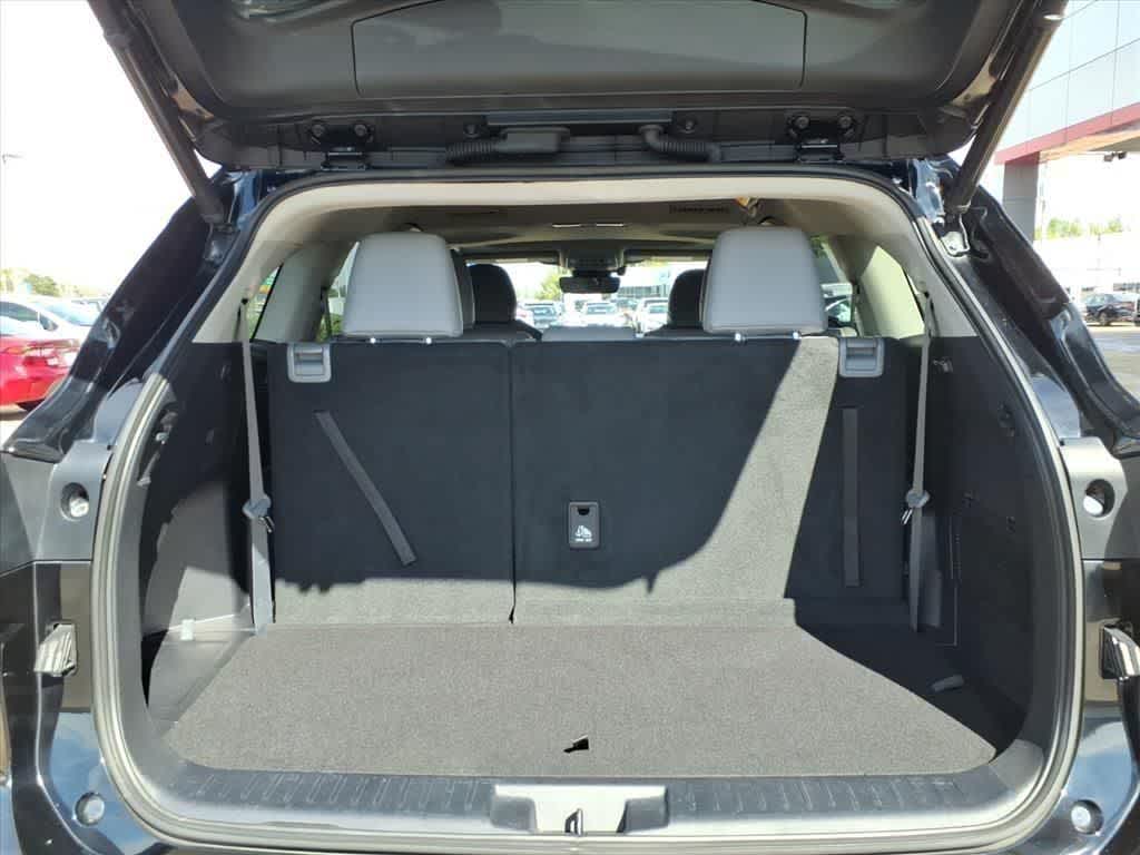 Thumbnail: 2020 Toyota Highlander - 8