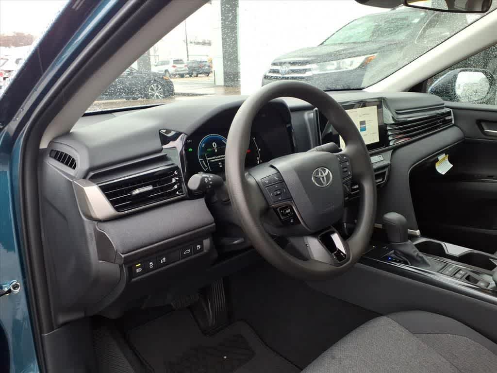 Thumbnail: 2025 Toyota Camry - 10