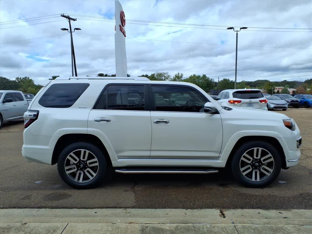 Thumbnail: 2018 Toyota 4Runner - 4