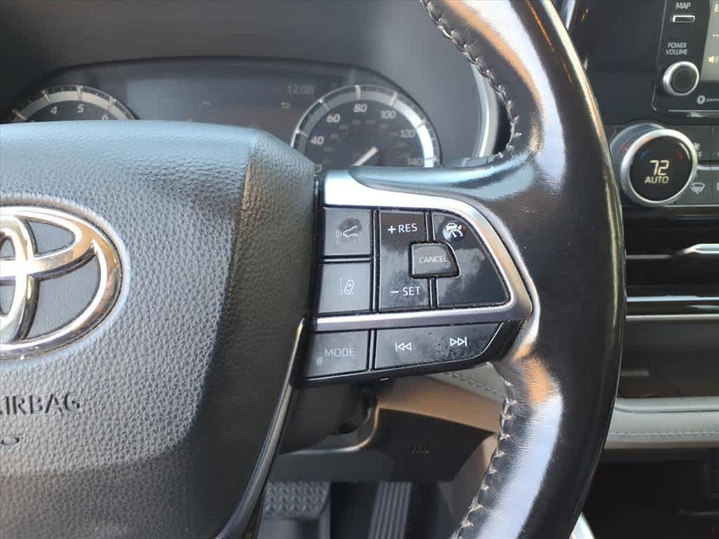 Thumbnail: 2021 Toyota Highlander - 16