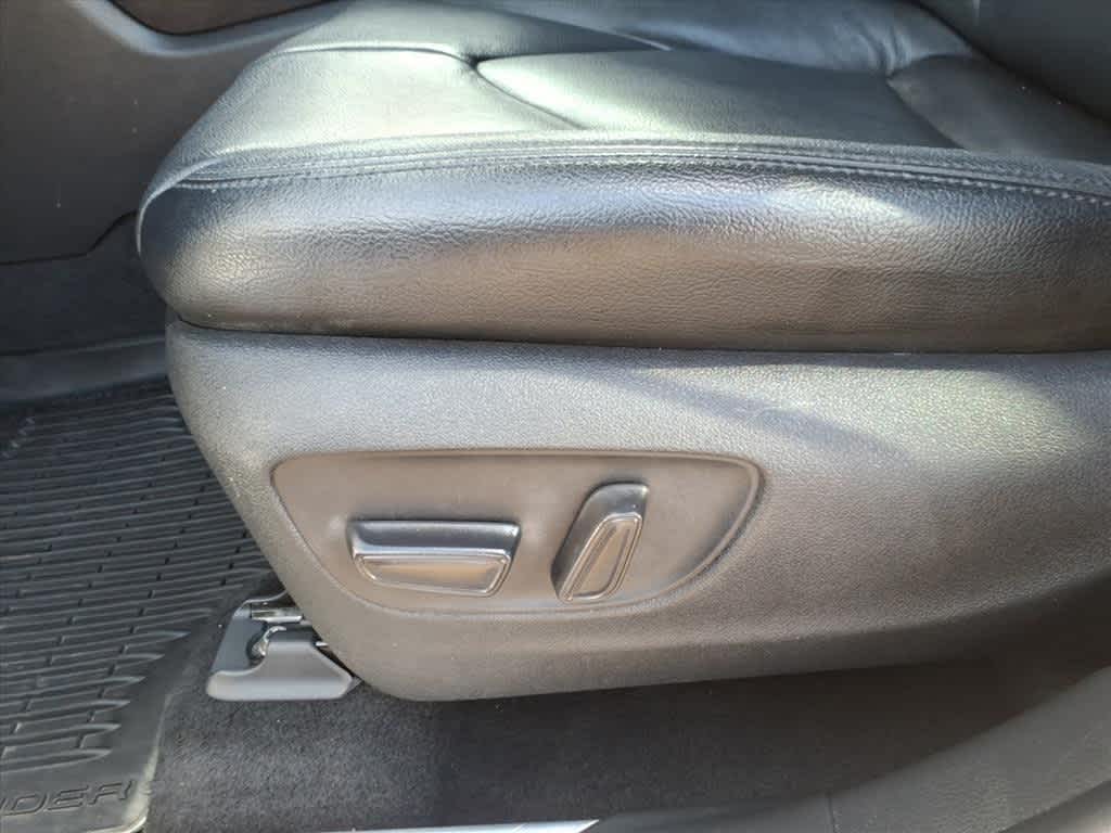 Thumbnail: 2022 Toyota Highlander - 11