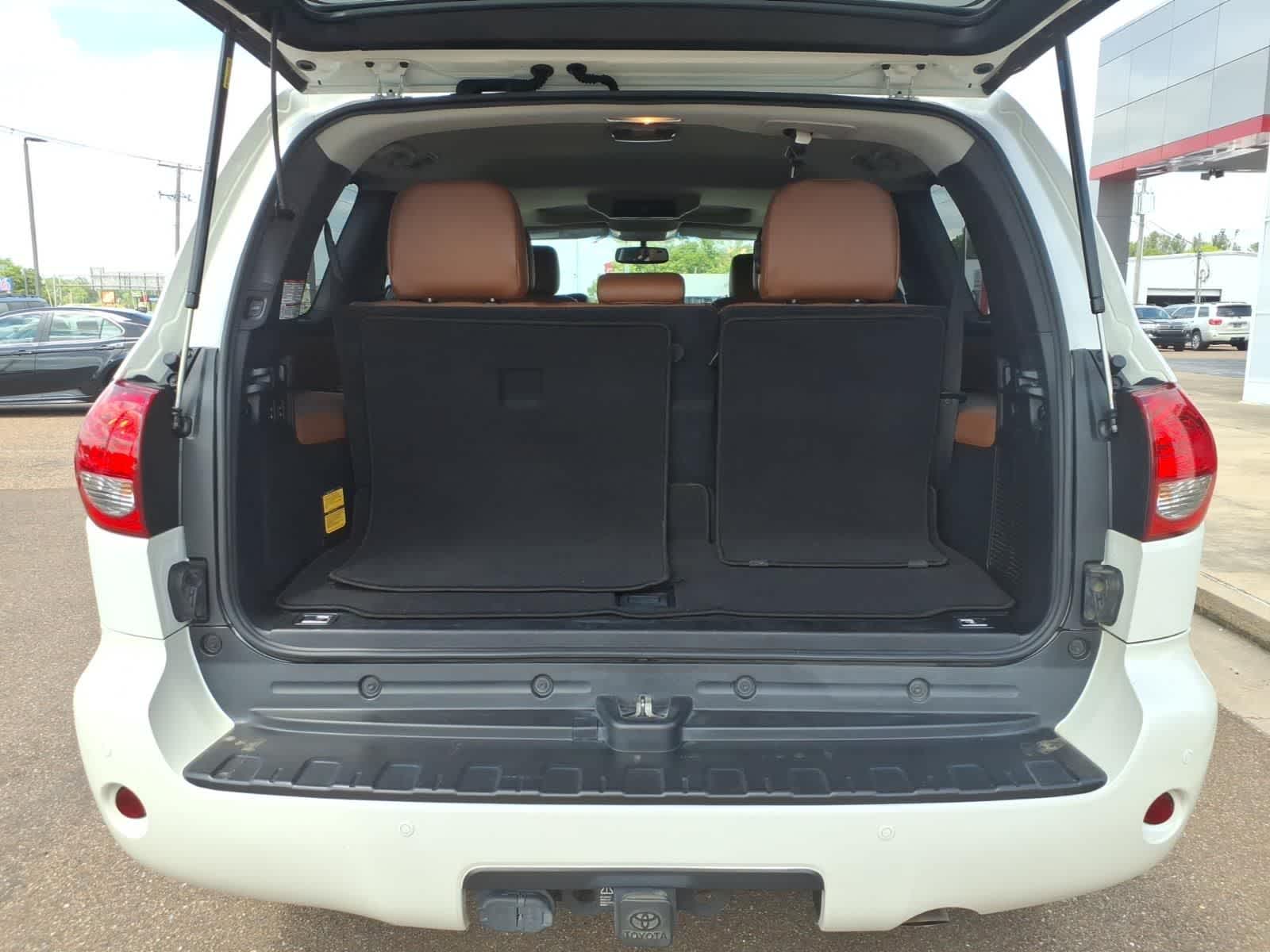 Thumbnail: 2017 Toyota Sequoia - 9