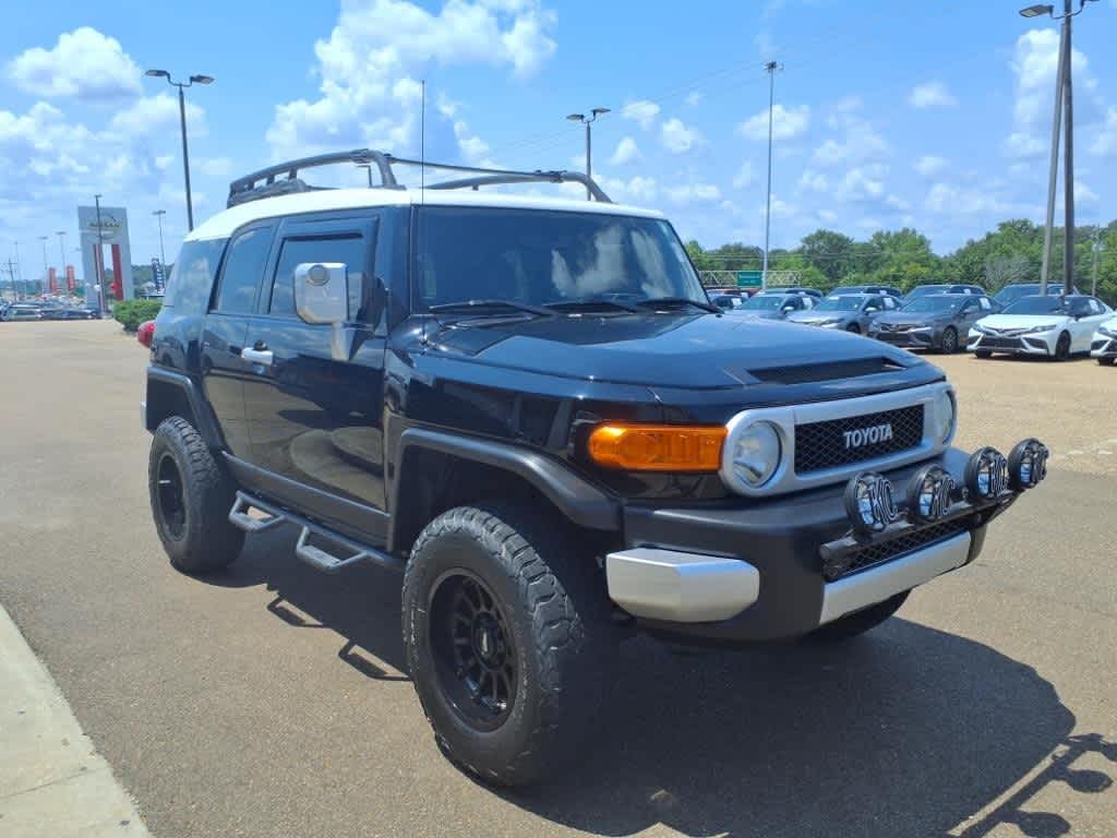 Thumbnail: 2014 Toyota FJ Cruiser - 3