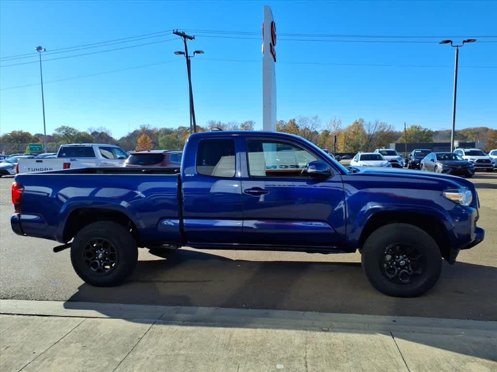 Thumbnail: 2022 Toyota Tacoma - 4