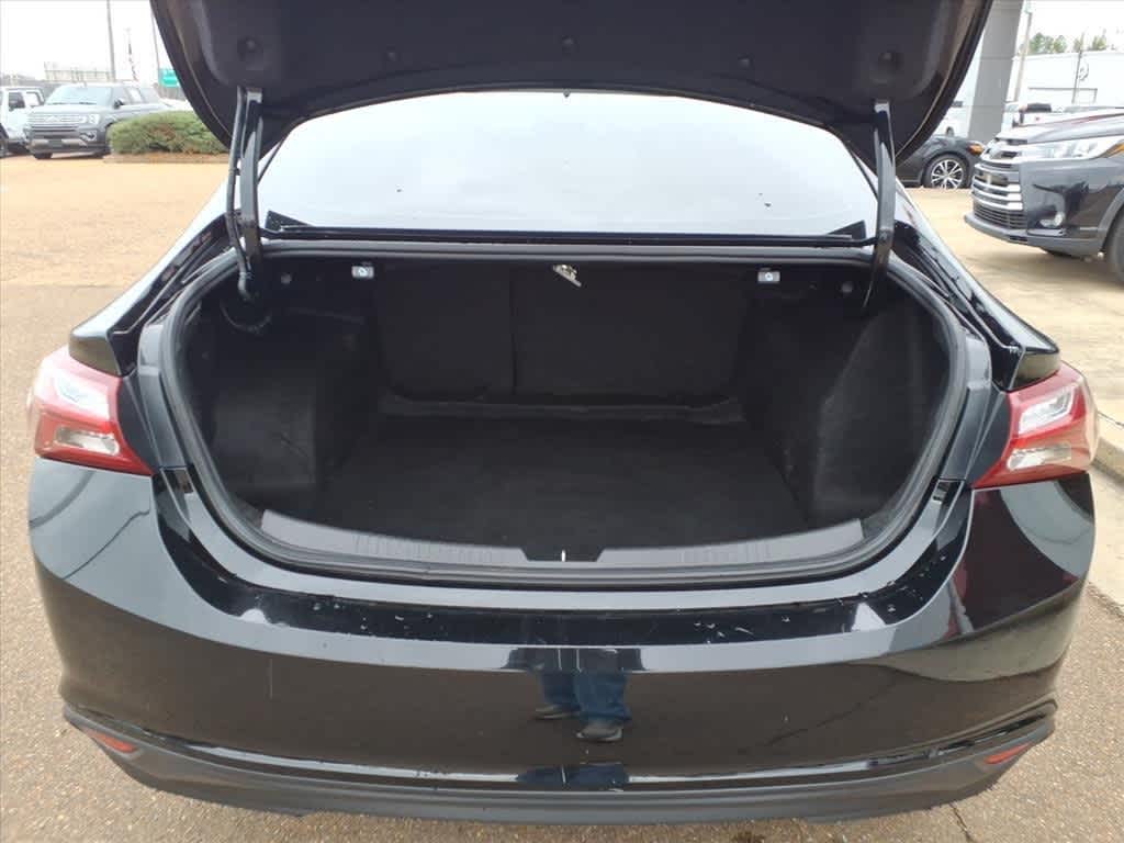 Thumbnail: 2022 Chevrolet Malibu - 8