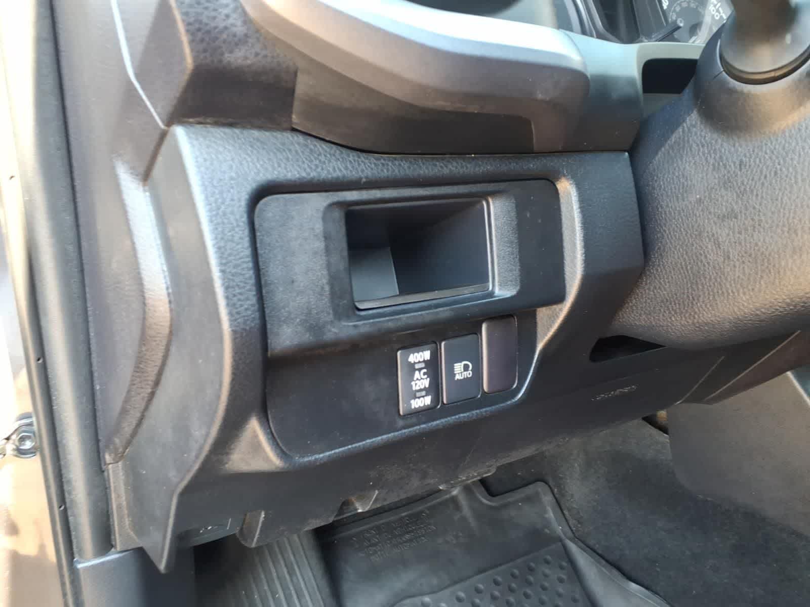 Thumbnail: 2018 Toyota Tacoma - 14