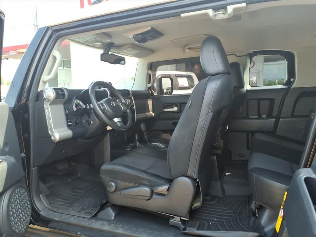 Thumbnail: 2014 Toyota FJ Cruiser - 28