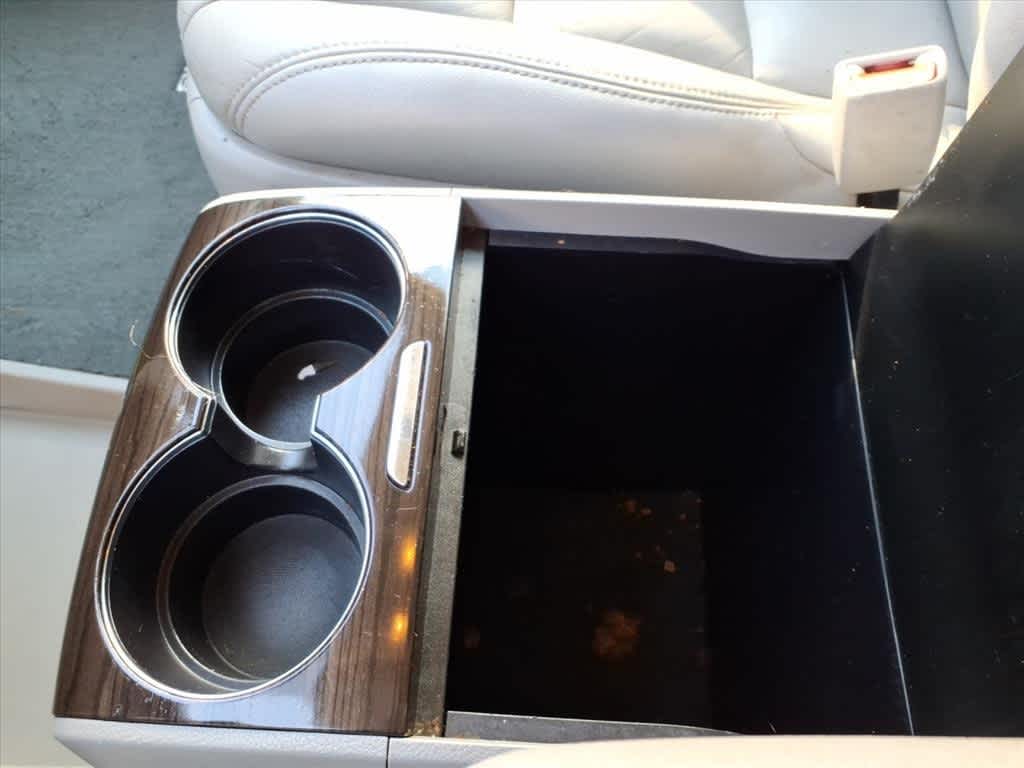 Thumbnail: 2019 Toyota Sienna - 22