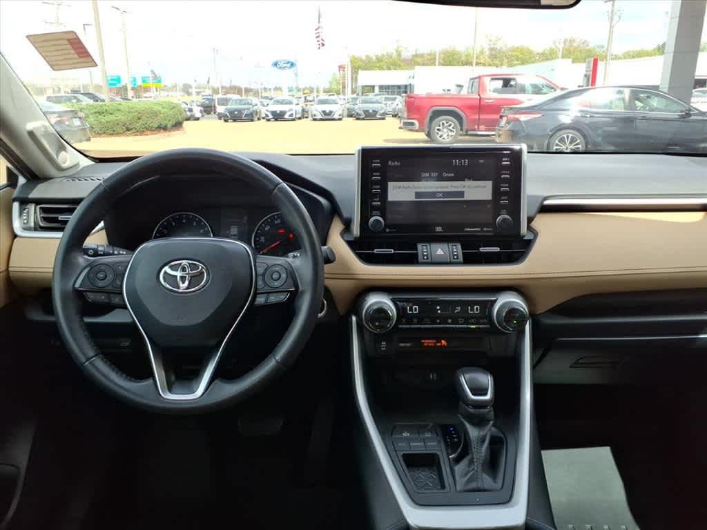 Thumbnail: 2019 Toyota RAV4 - 10