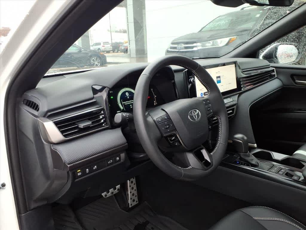 Thumbnail: 2025 Toyota Camry - 10