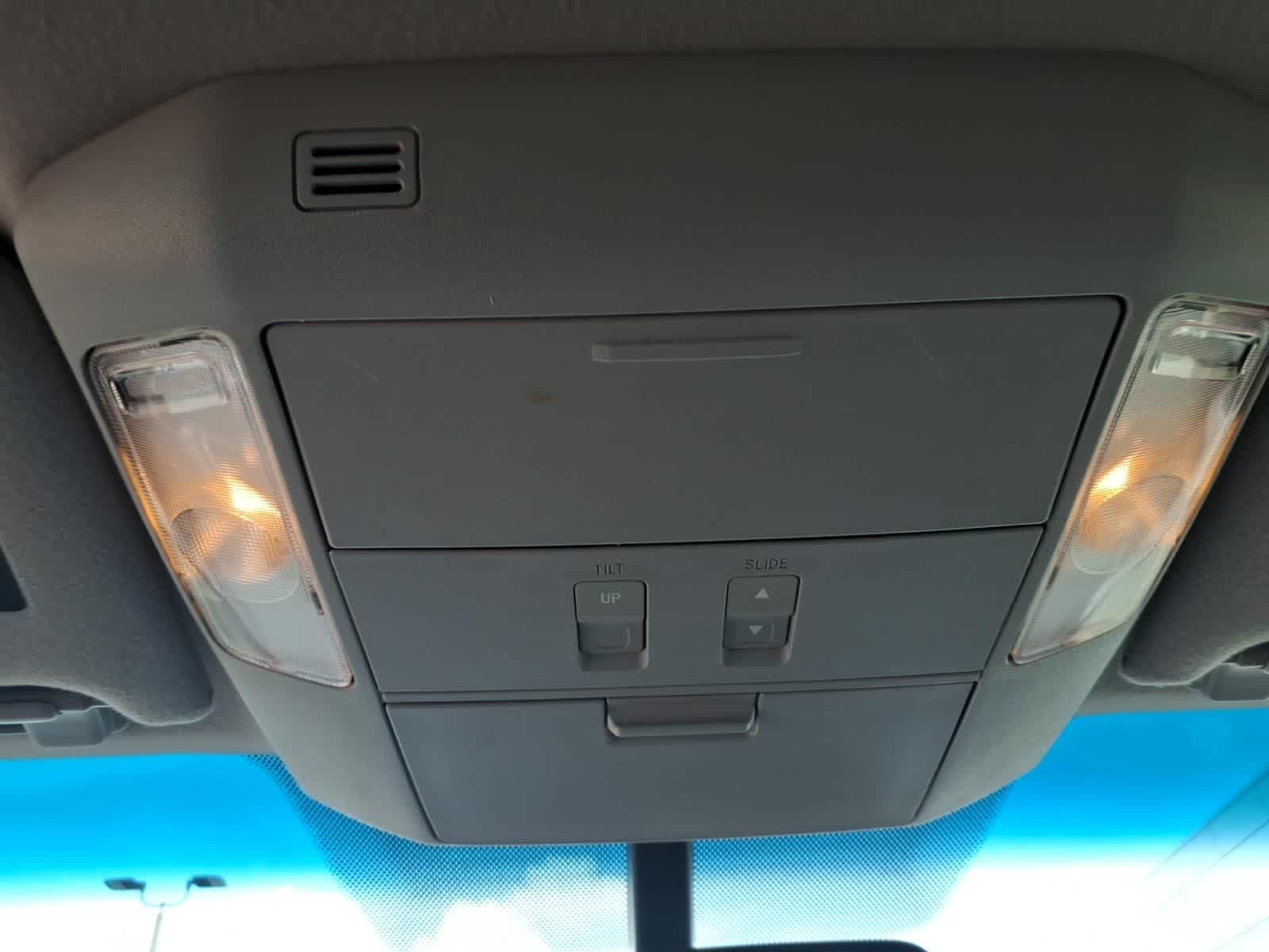 Thumbnail: 2014 Toyota Sequoia - 22