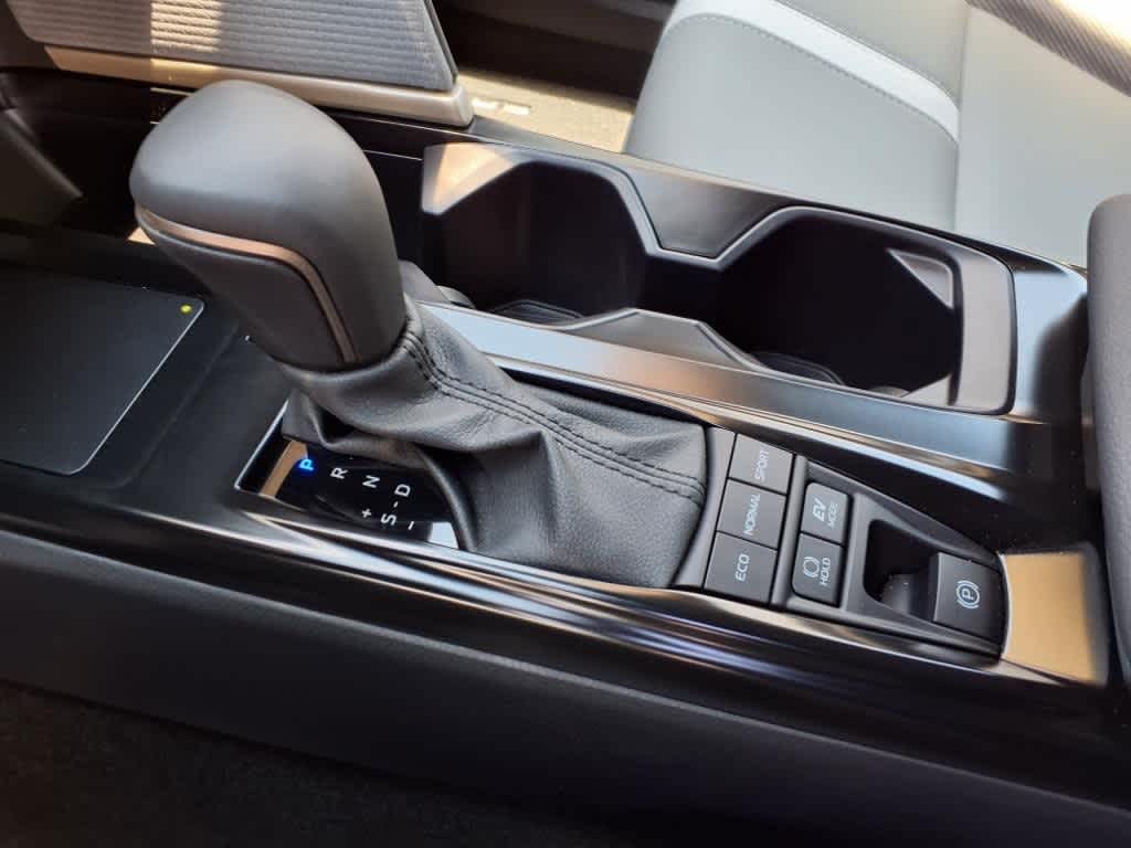 Thumbnail: 2025 Toyota Camry - 21