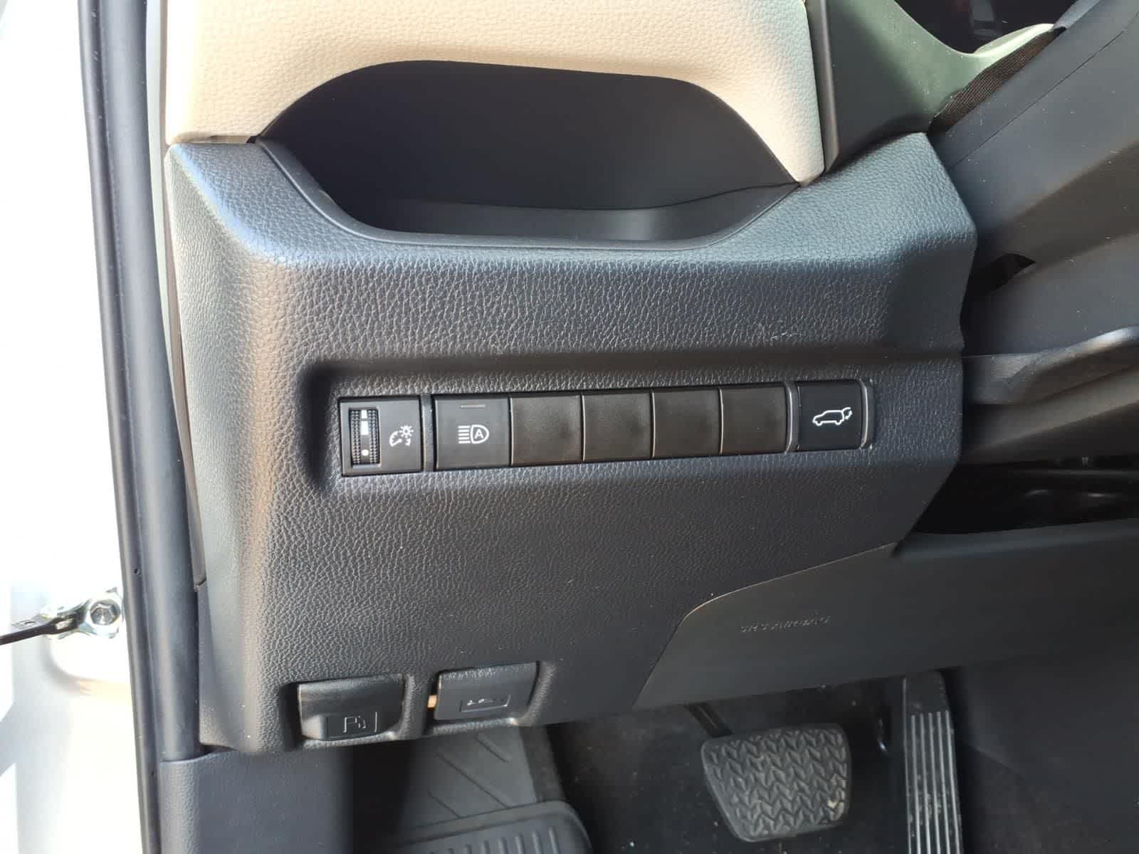 Thumbnail: 2023 Toyota RAV4 - 14