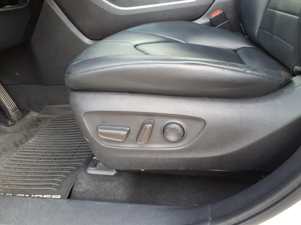 Thumbnail: 2021 Toyota Highlander - 12