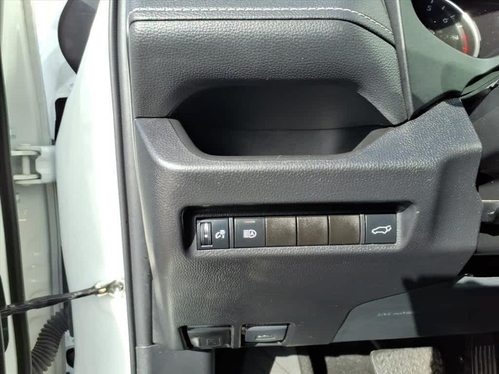 Thumbnail: 2022 Toyota RAV4 - 14