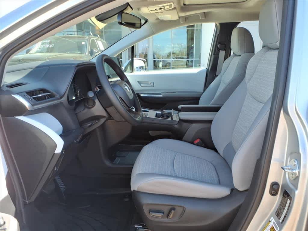 Thumbnail: 2025 Toyota Sienna - 24