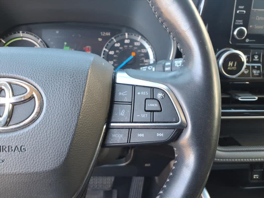 Thumbnail: 2020 Toyota Highlander - 16