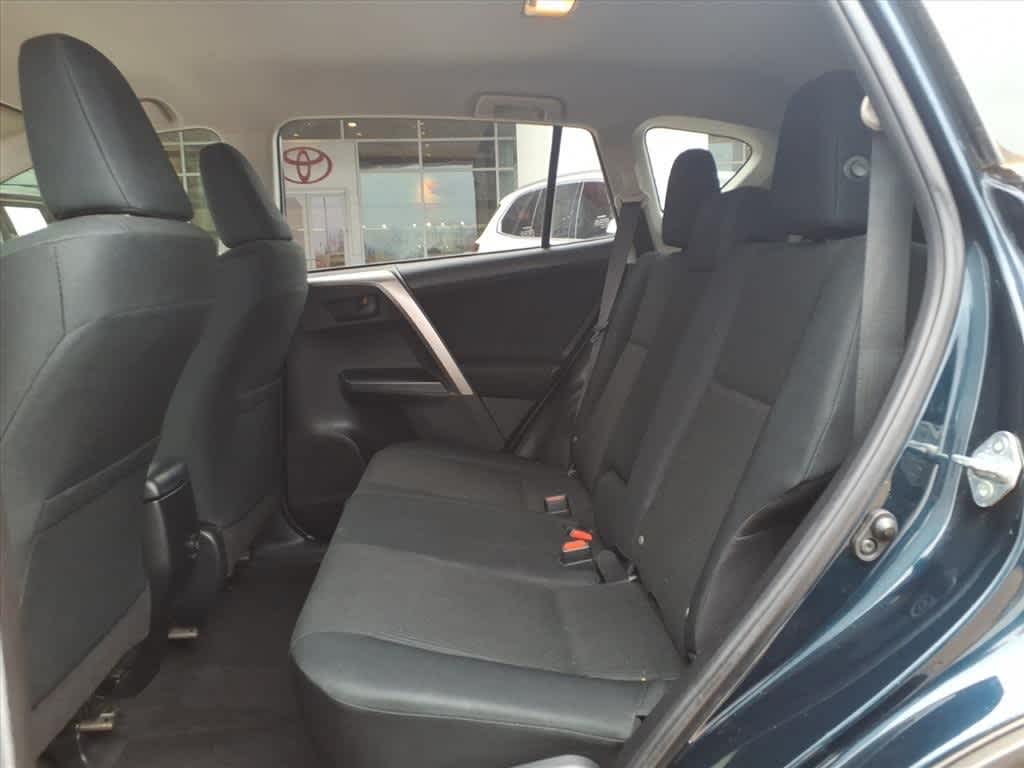 Thumbnail: 2018 Toyota RAV4 - 28