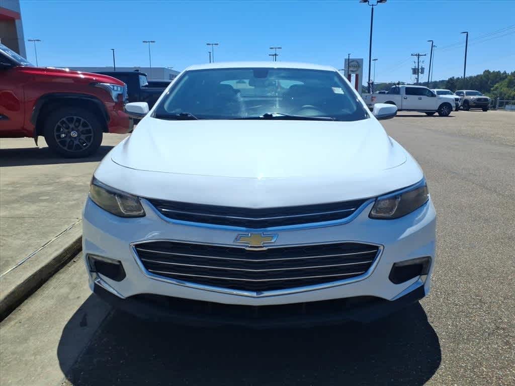 Thumbnail: 2018 Chevrolet Malibu - 2