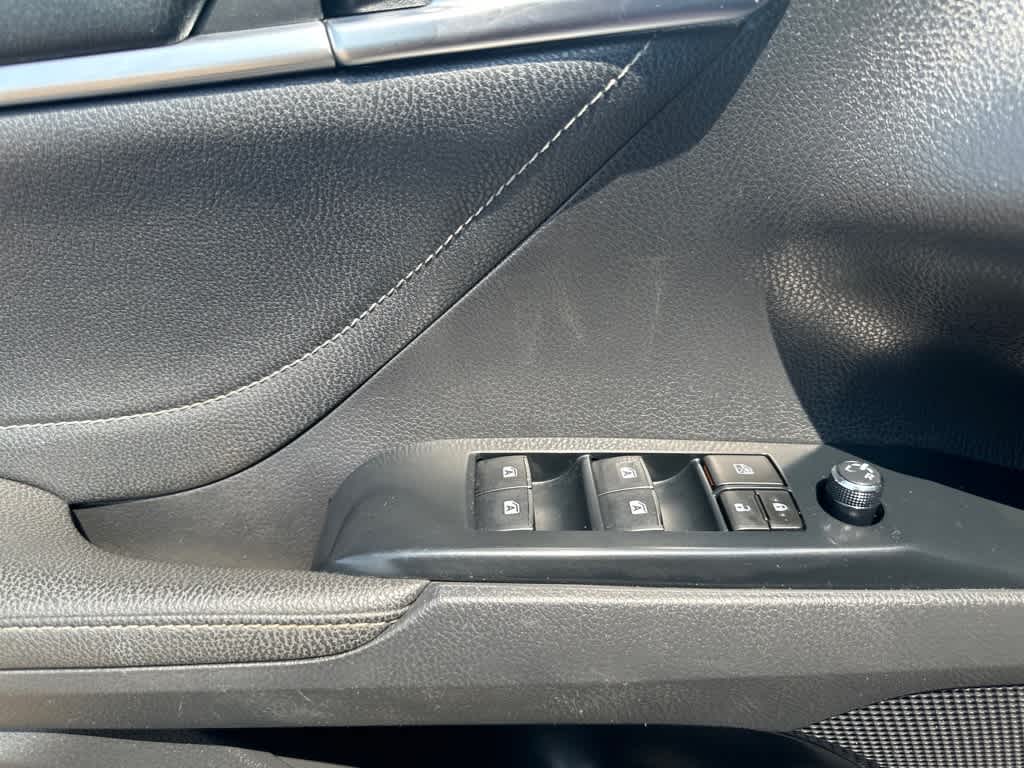 Thumbnail: 2018 Toyota Camry - 12