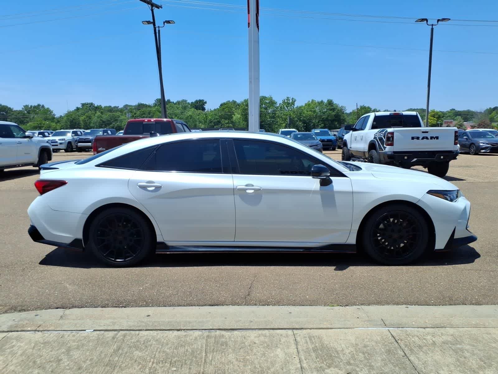 Thumbnail: 2021 Toyota Avalon - 4