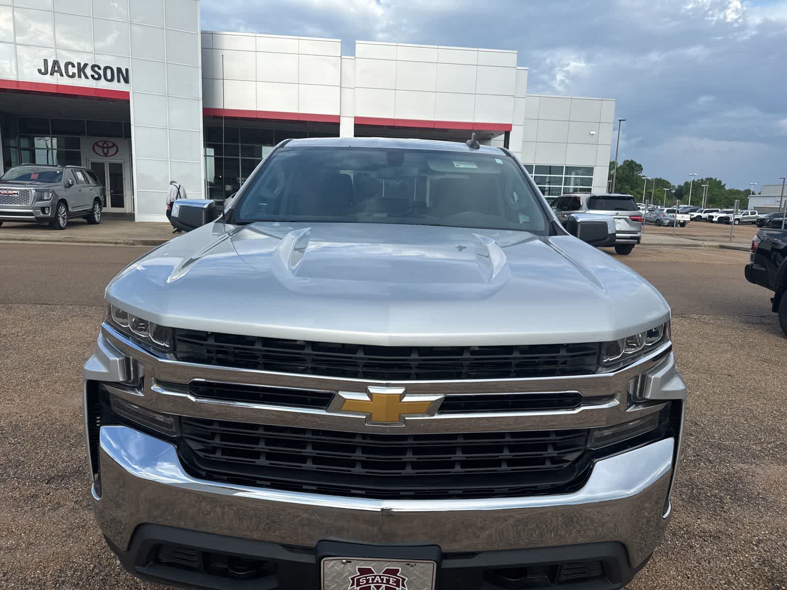 Vehicle Image 2