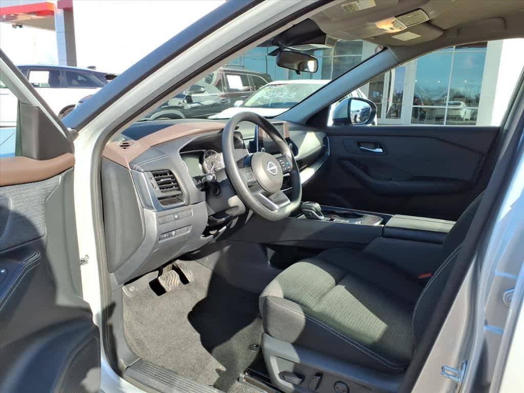 Thumbnail: 2023 Nissan Rogue - 26