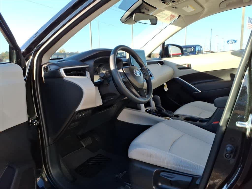 Thumbnail: 2025 Toyota Corolla Cross - 26