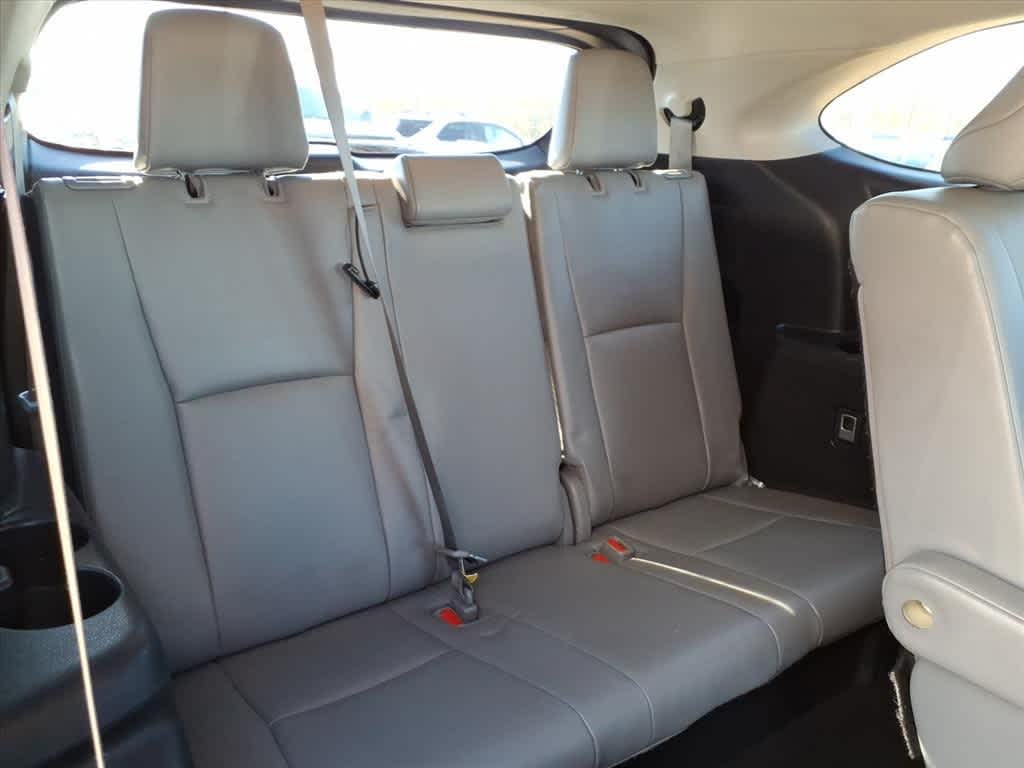 Thumbnail: 2021 Toyota Highlander - 30