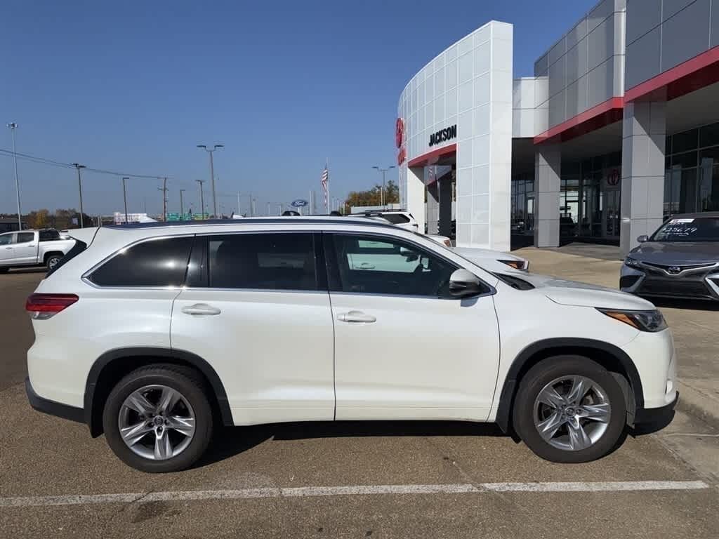 Used 2018 Toyota Highlander Limited V6 SUV