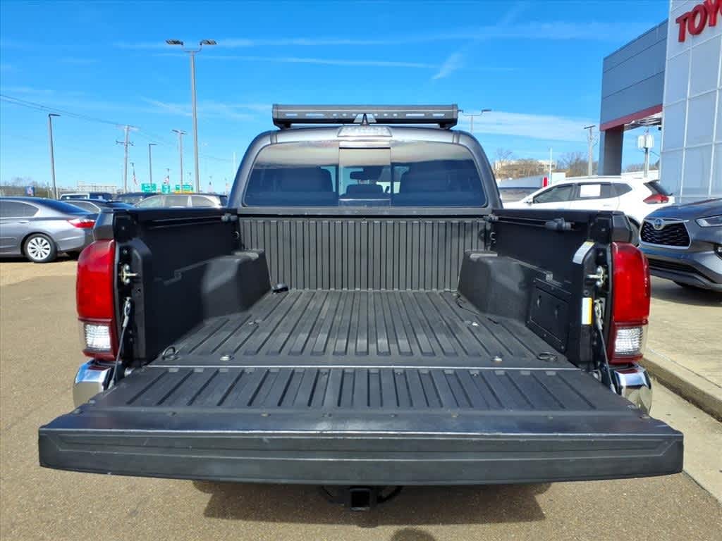 Thumbnail: 2020 Toyota Tacoma - 9