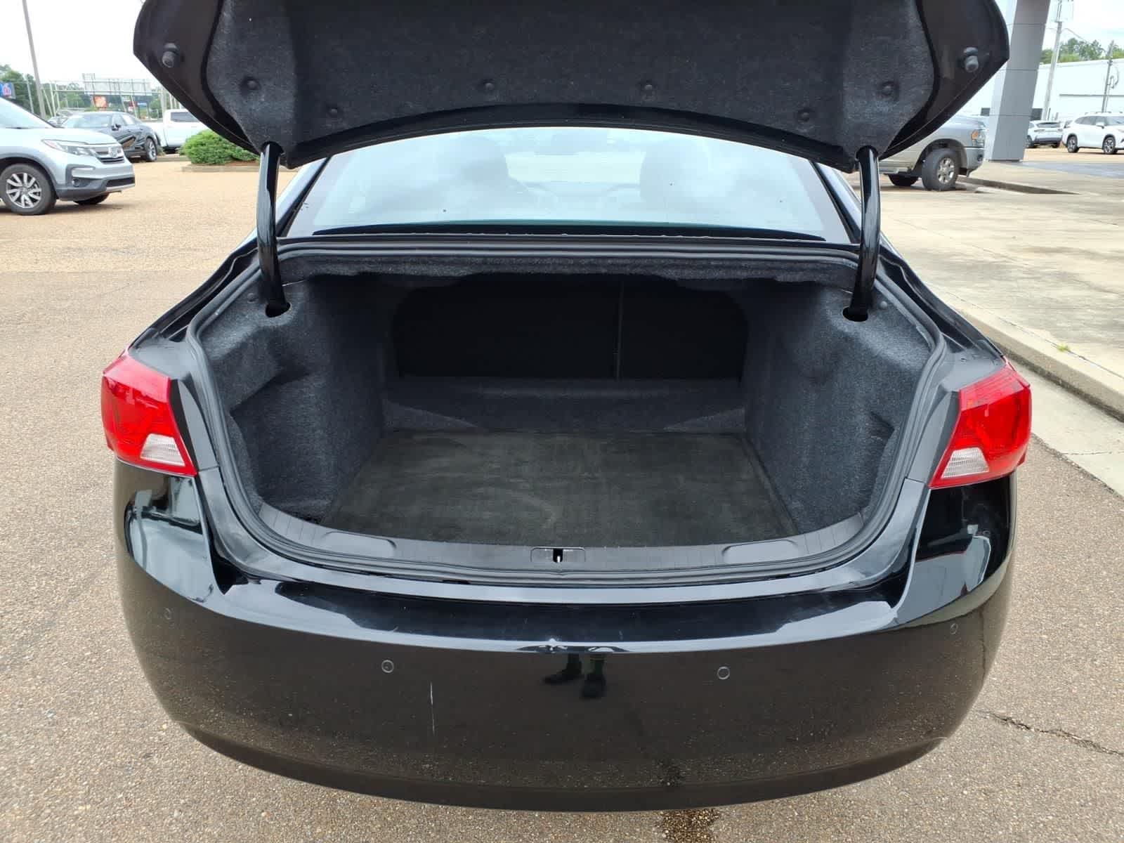 Thumbnail: 2014 Chevrolet Impala - 8