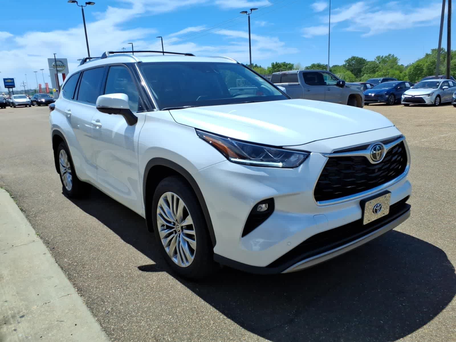 Thumbnail: 2026 Toyota Highlander - 3