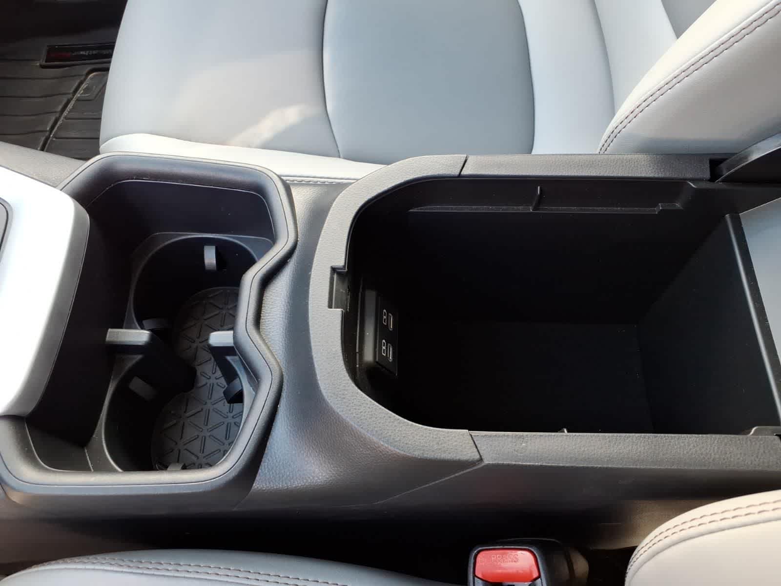 Thumbnail: 2025 Toyota RAV4 - 23