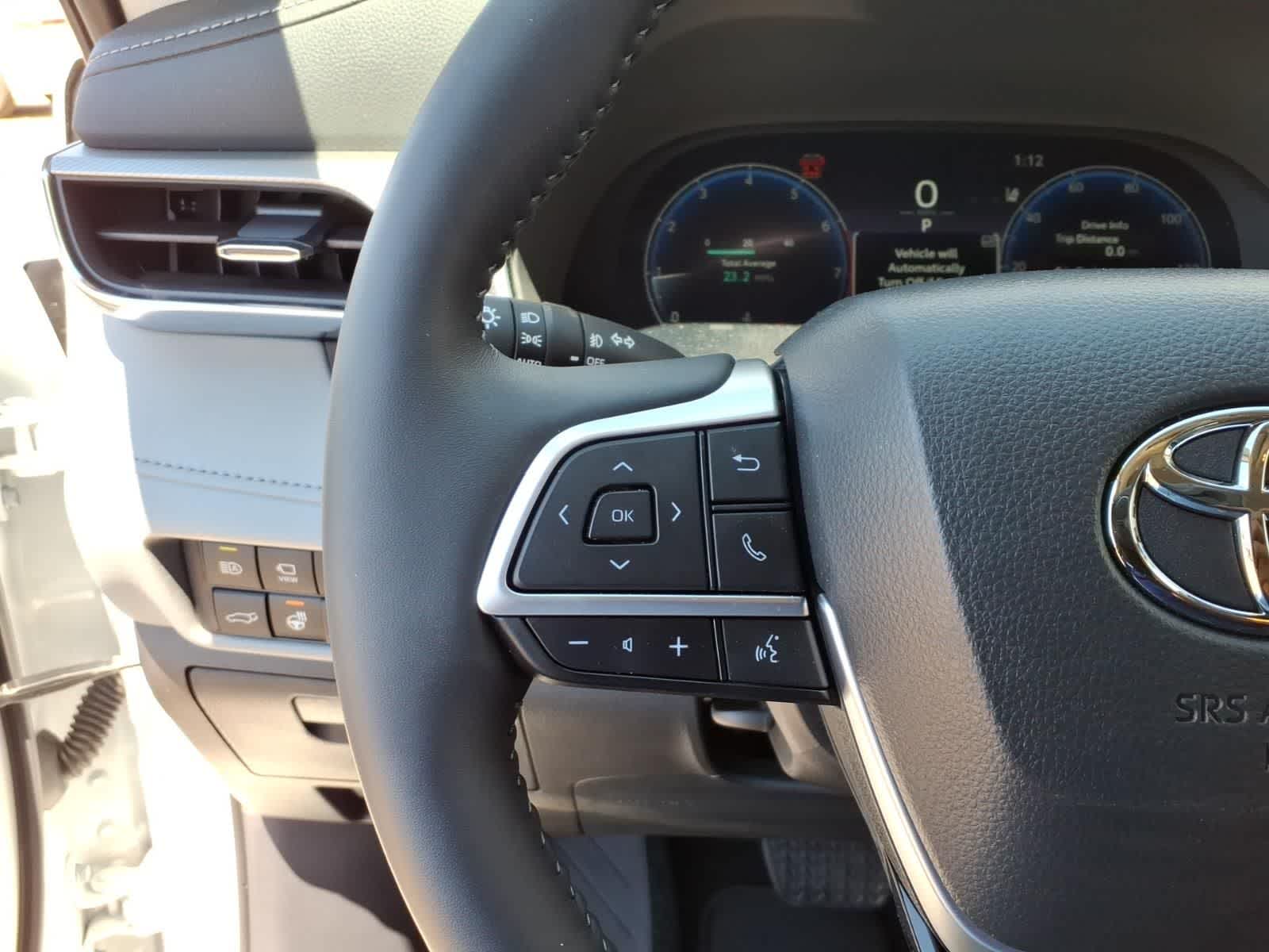 Thumbnail: 2026 Toyota Highlander - 15