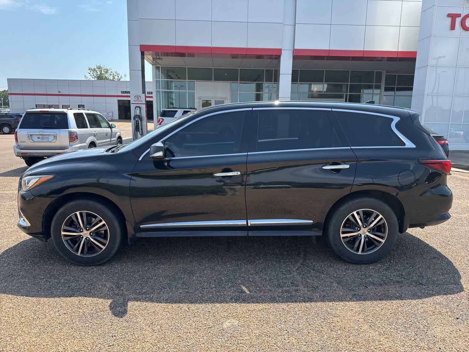 Thumbnail: 2019 INFINITI QX60 - 1